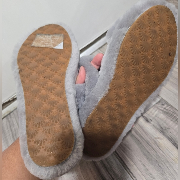 Ugg Oh Yeah, Gray Slide Sz 5 Youth Or 7 Women. - Picture 5 of 9